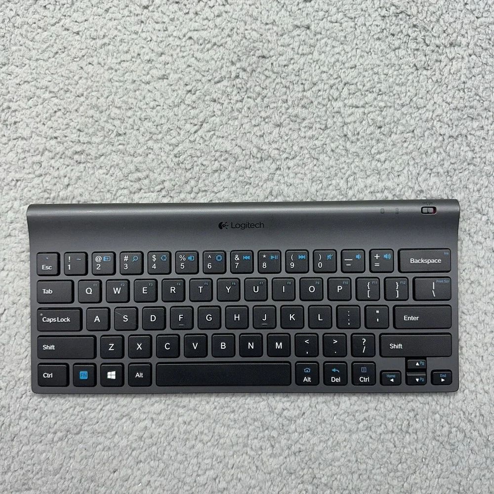Logitech Logi Y-R0034 Bluetooth Keyboard 820-005162 w/ Slim Folio Case For iPad
